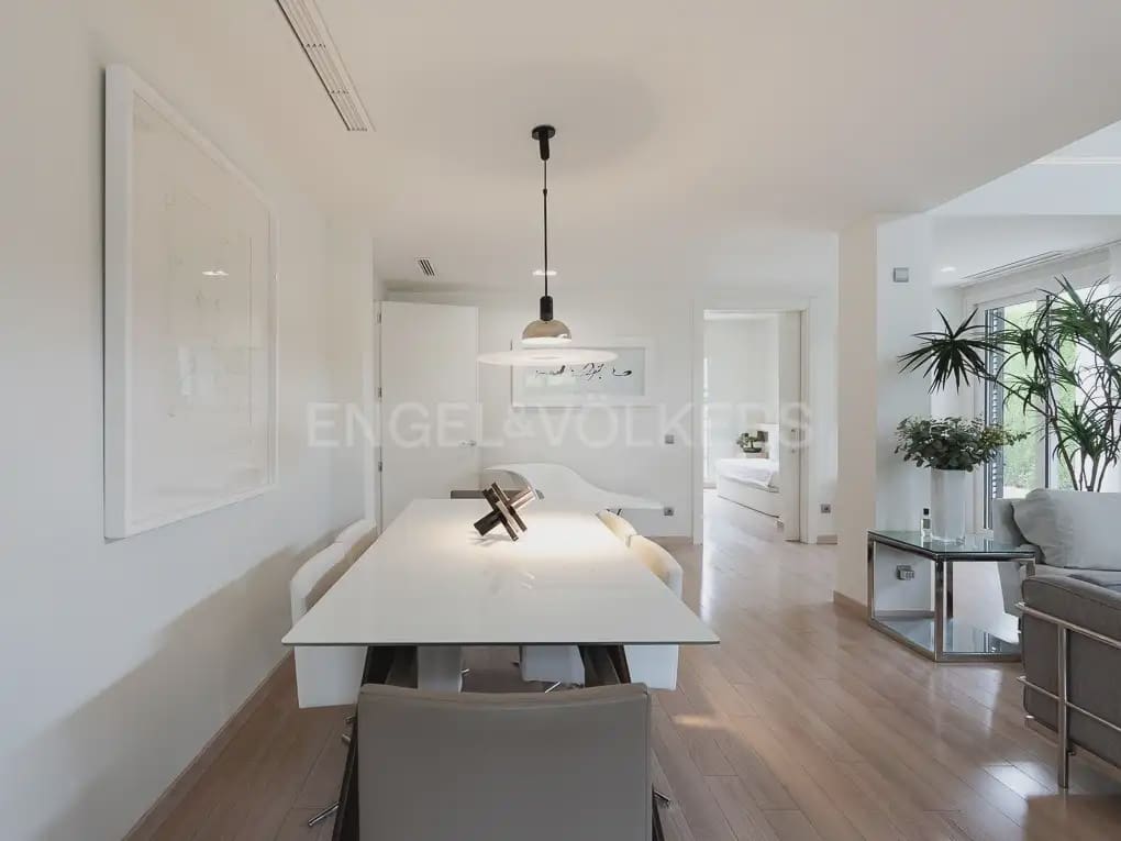 Chalet de 6 habitaciones en Bétera en alquiler con piscina - 8.000 € (Ref: 9996083)