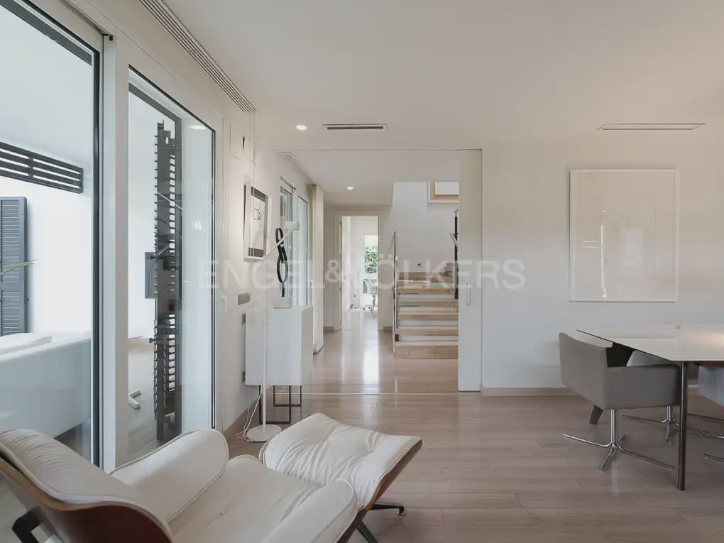 Chalet de 6 habitaciones en Bétera en alquiler con piscina - 8.000 € (Ref: 9996083)