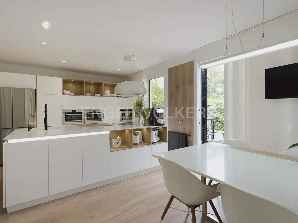 Chalet de 6 habitaciones en Bétera en alquiler con piscina - 8.000 € (Ref: 9996083)
