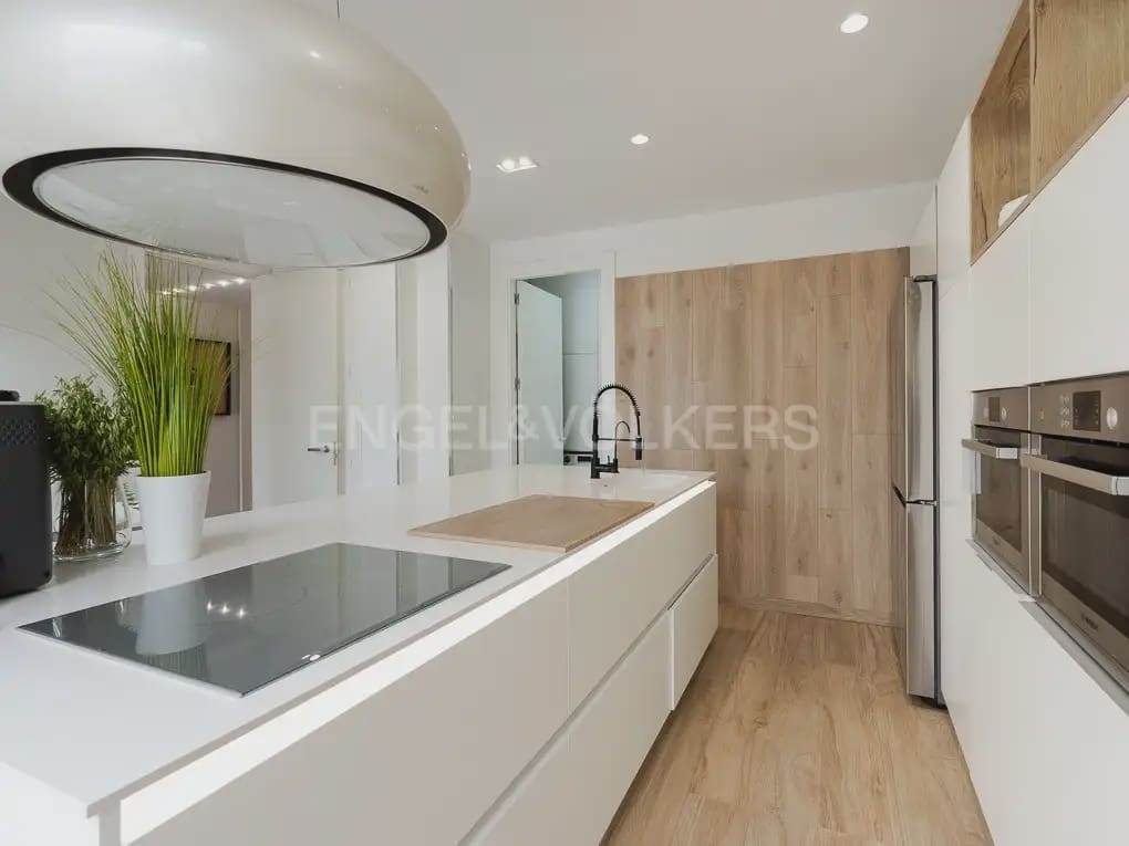 Chalet de 6 habitaciones en Bétera en alquiler con piscina - 8.000 € (Ref: 9996083)