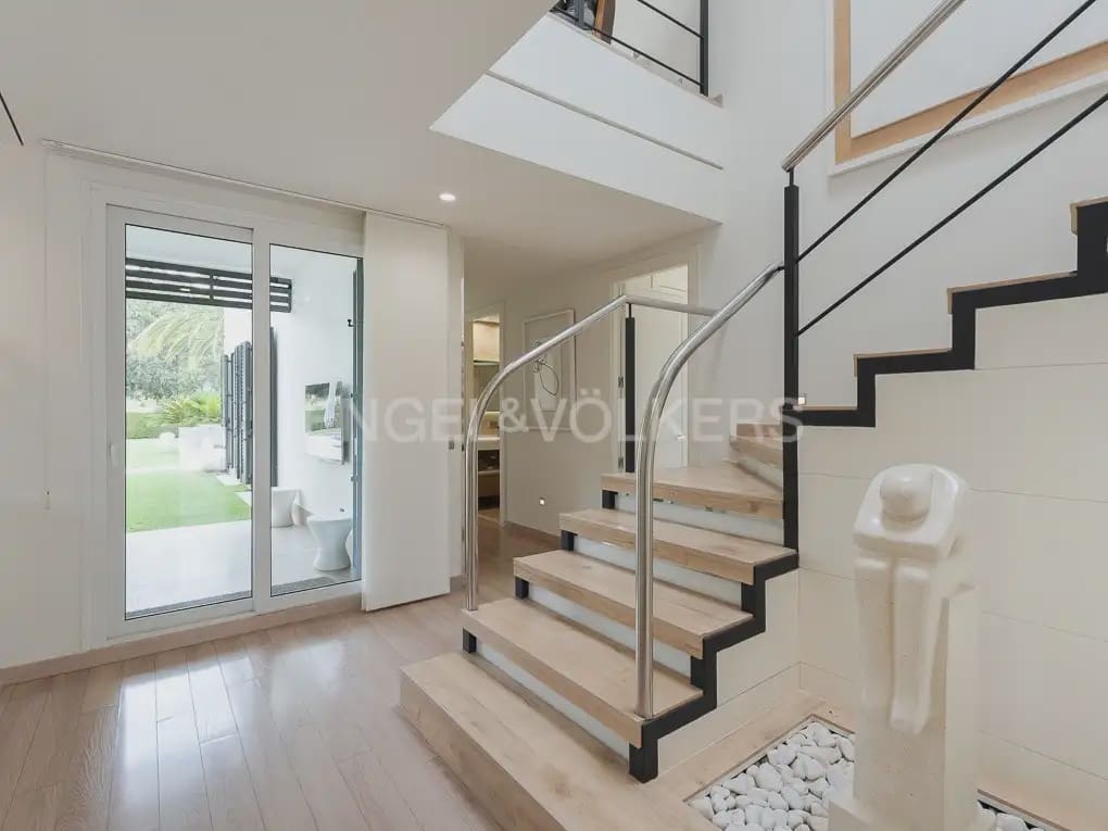 Chalet de 6 habitaciones en Bétera en alquiler con piscina - 8.000 € (Ref: 9996083)