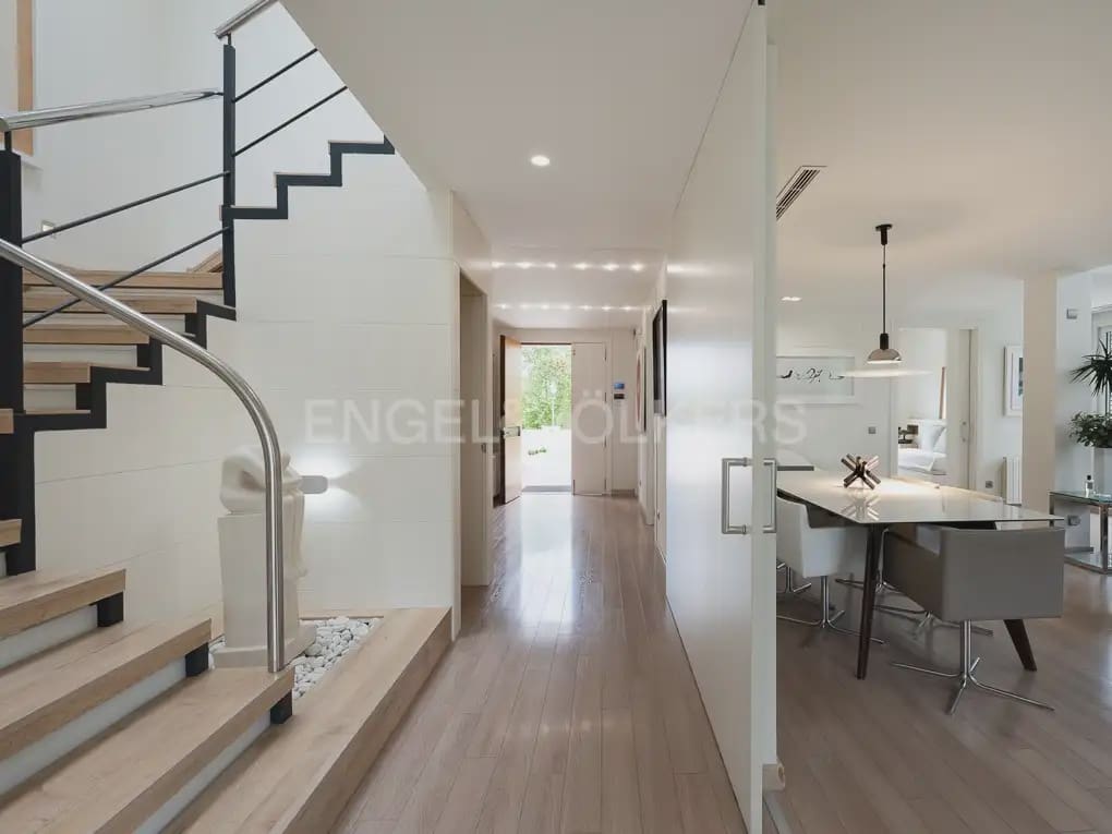 Chalet de 6 habitaciones en Bétera en alquiler con piscina - 8.000 € (Ref: 9996083)