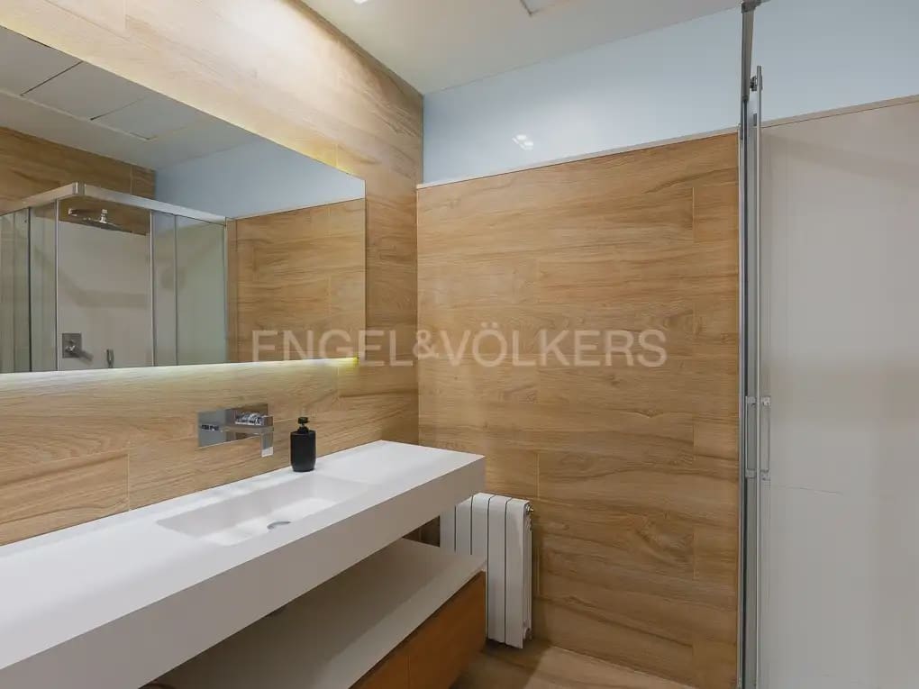 Chalet de 6 habitaciones en Bétera en alquiler con piscina - 8.000 € (Ref: 9996083)