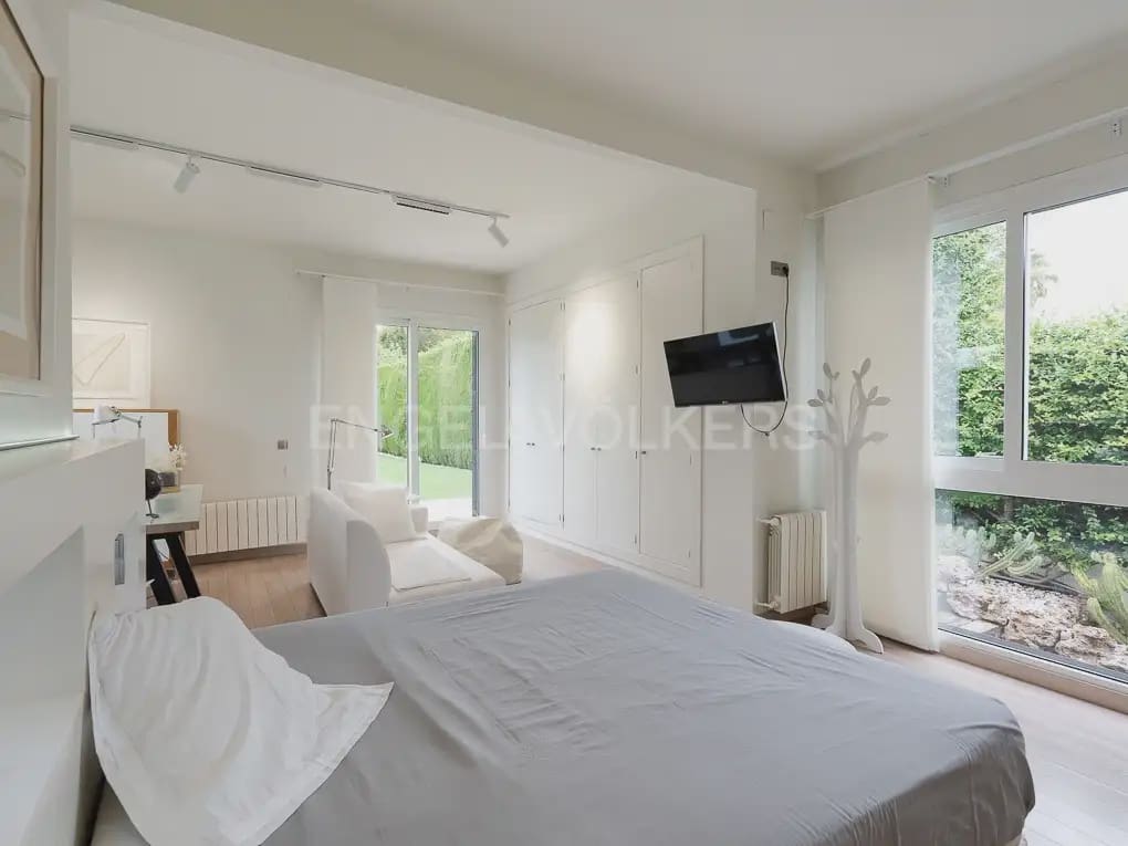 Chalet de 6 habitaciones en Bétera en alquiler con piscina - 8.000 € (Ref: 9996083)