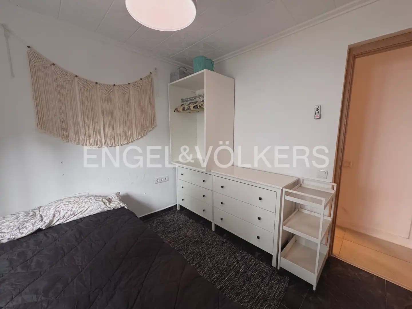 Villa/Maison de 5 chambres à louer à Montroy avec piscine - 2 200 € (Ref: 9996084)
