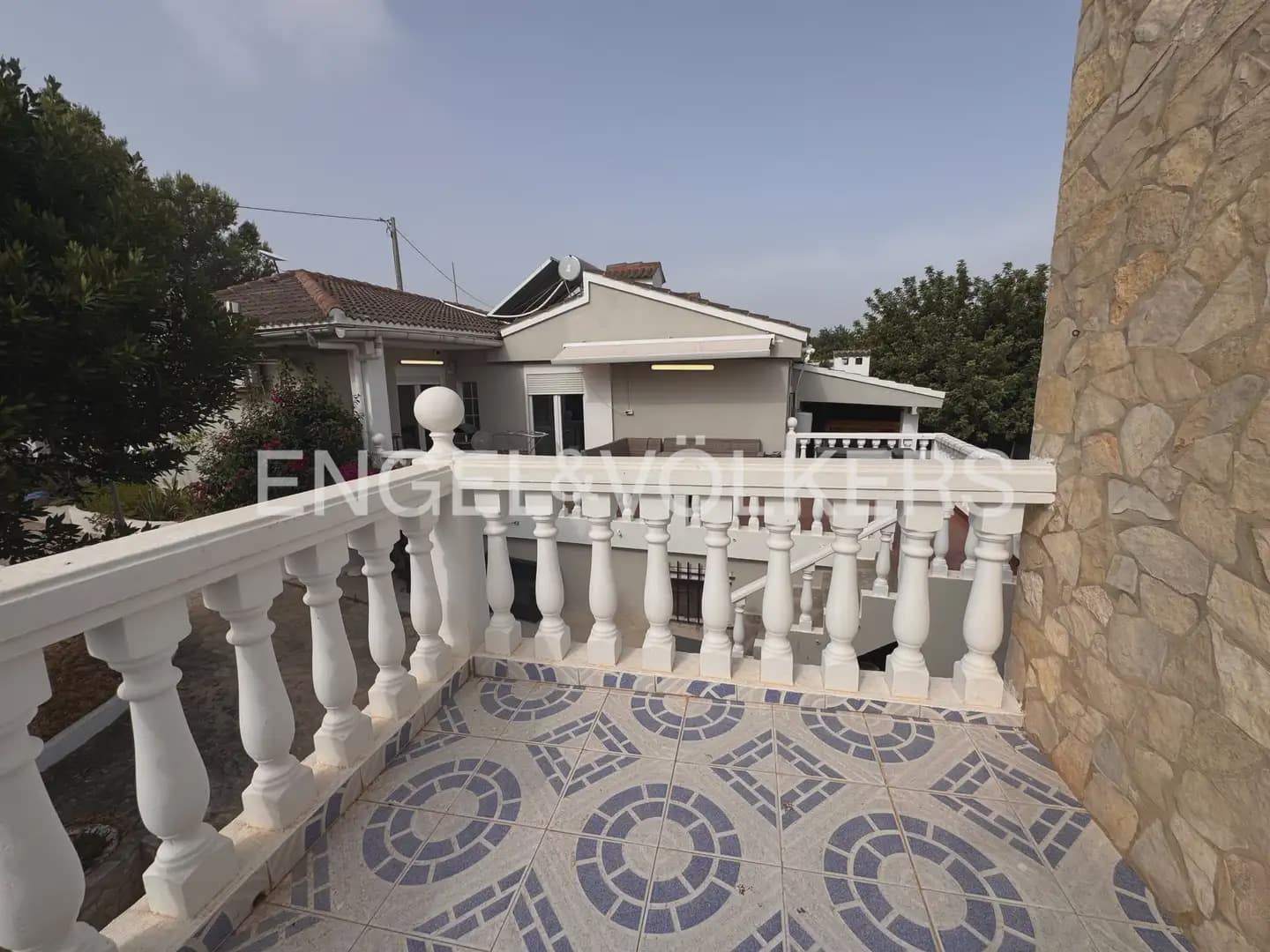 Villa/Maison de 5 chambres à louer à Montroy avec piscine - 2 200 € (Ref: 9996084)
