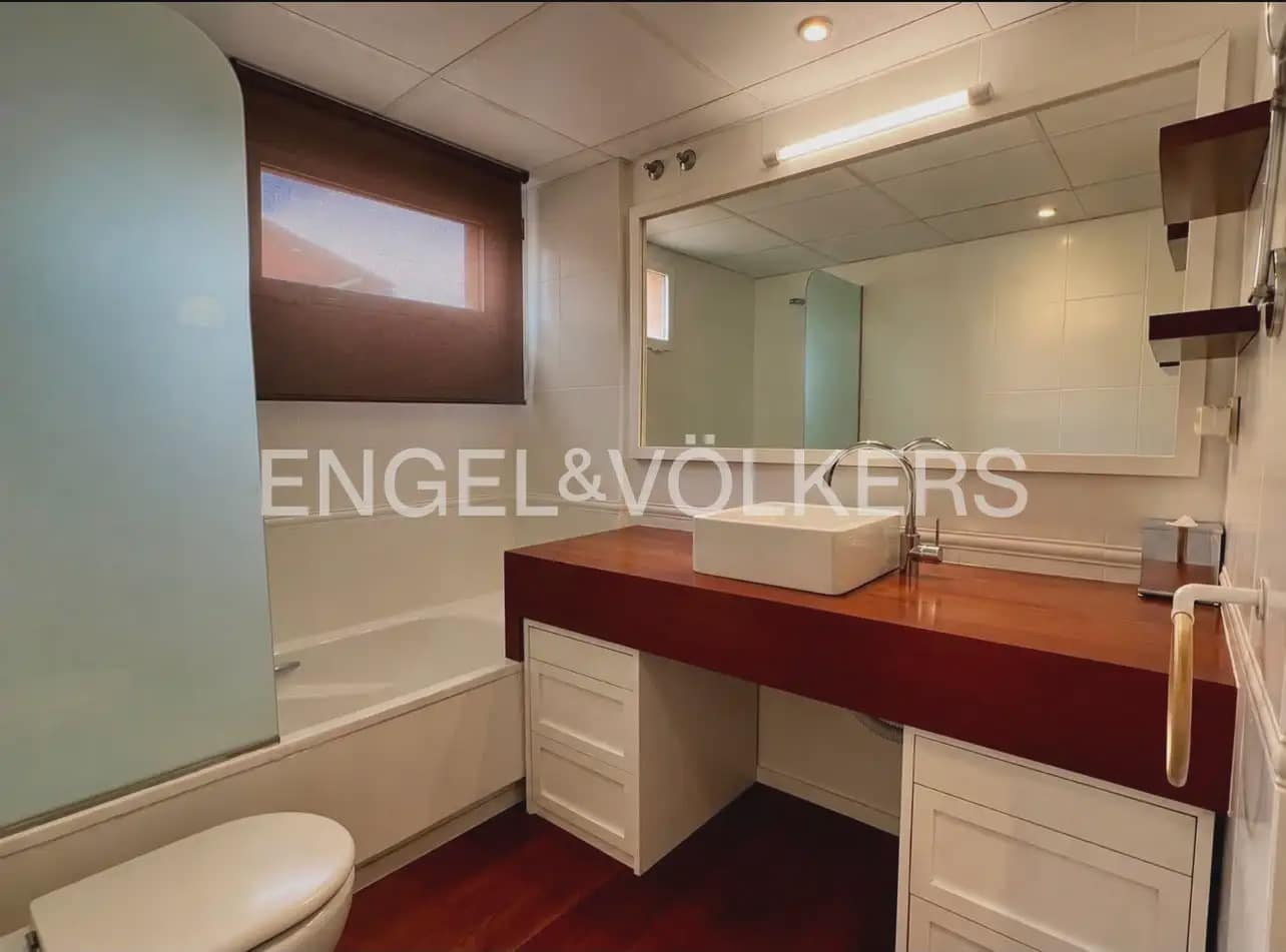 3 sovrum Radhus att hyra i Valencia stad med pool garage - 4 100 € (Ref: 9996345)