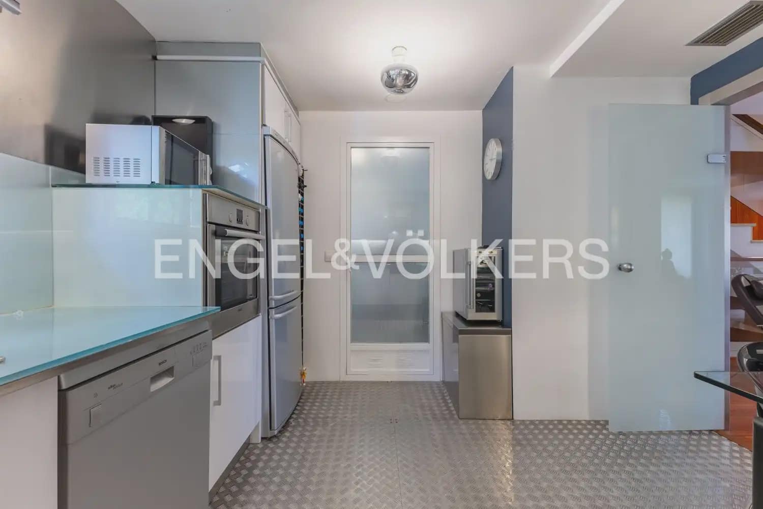 3 sovrum Radhus att hyra i Valencia stad med pool garage - 4 100 € (Ref: 9996345)