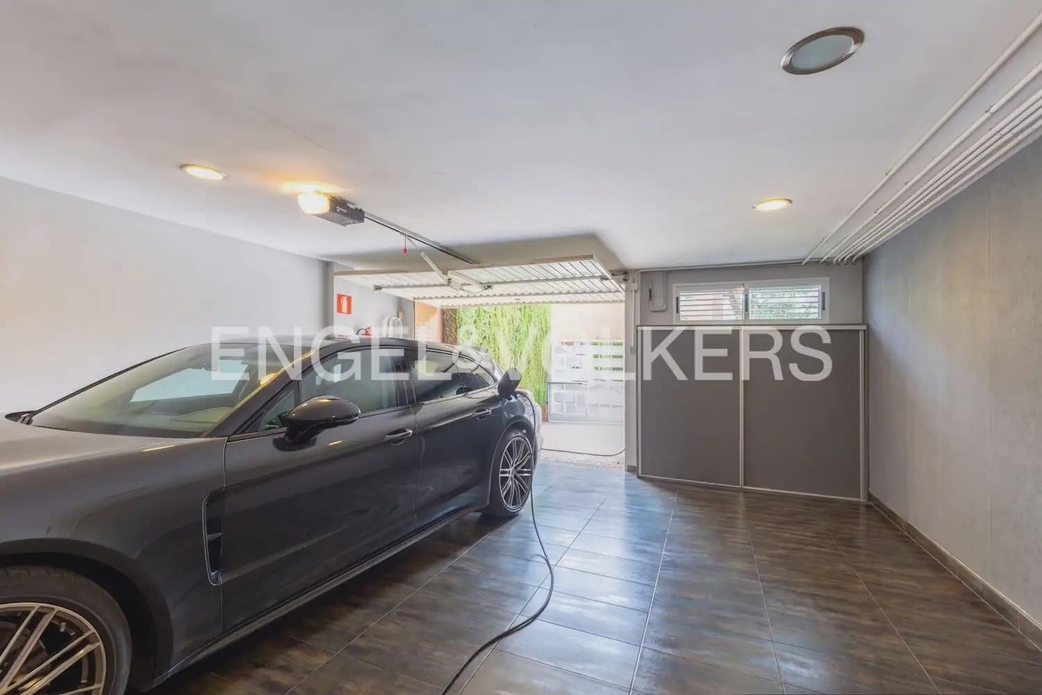 3 sovrum Radhus att hyra i Valencia stad med pool garage - 4 100 € (Ref: 9996345)