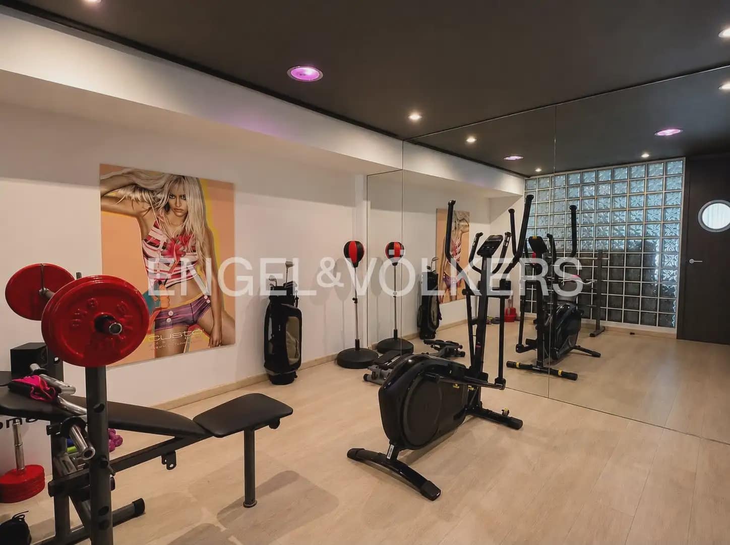3 sovrum Radhus att hyra i Valencia stad med pool garage - 4 100 € (Ref: 9996345)