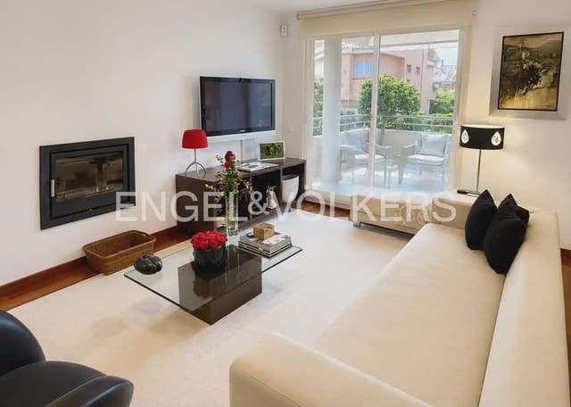 3 soverom Rekkehus til leie i Massarrojos, Valencia by med svømmebasseng garasje - € 4 100 (Ref: 9996345)