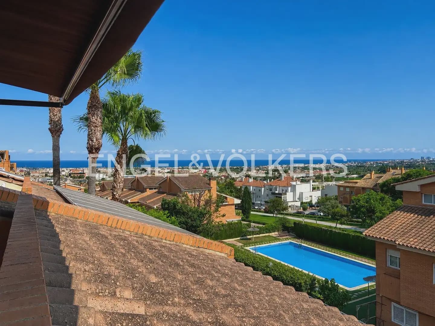 3 sovrum Radhus att hyra i Valencia stad med pool garage - 4 100 € (Ref: 9996345)