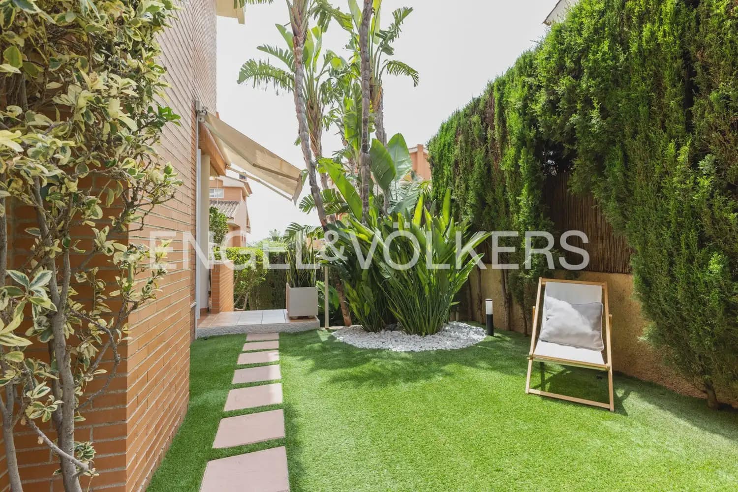 3 sovrum Radhus att hyra i Valencia stad med pool garage - 4 100 € (Ref: 9996345)