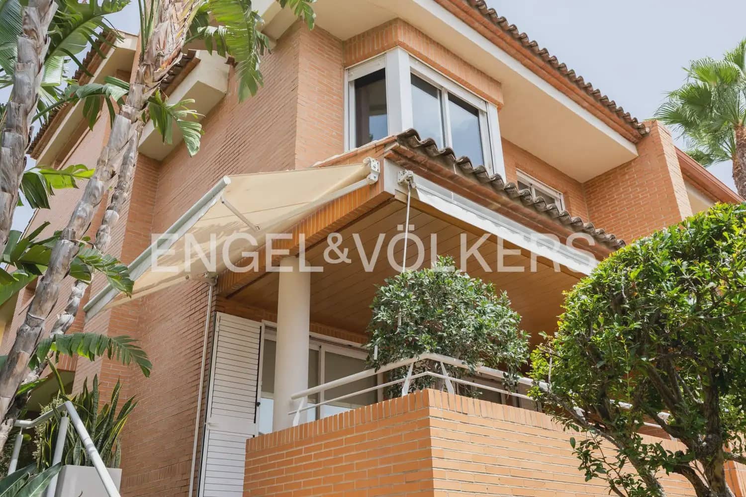3 sovrum Radhus att hyra i Valencia stad med pool garage - 4 100 € (Ref: 9996345)
