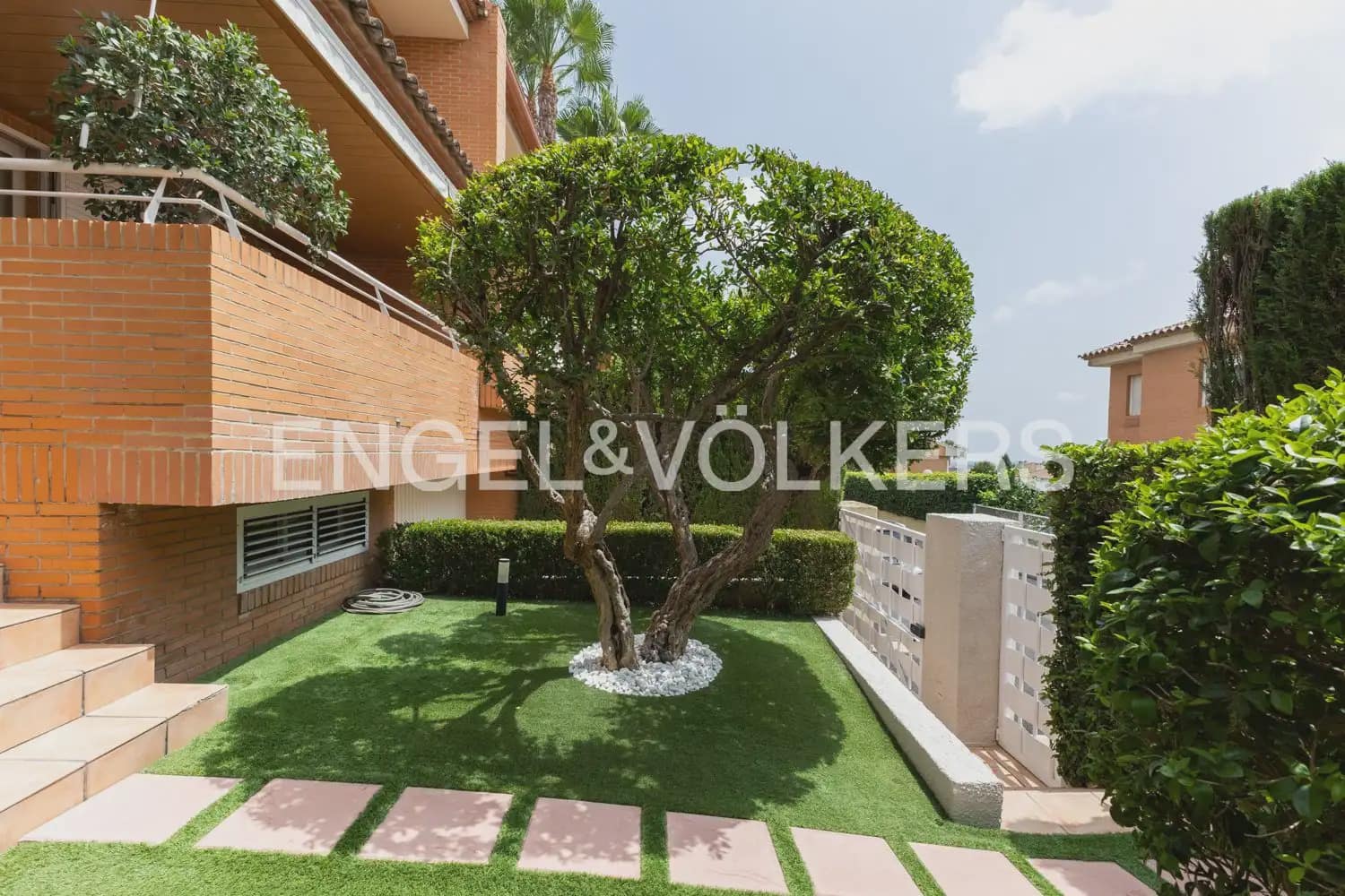 3 sovrum Radhus att hyra i Valencia stad med pool garage - 4 100 € (Ref: 9996345)