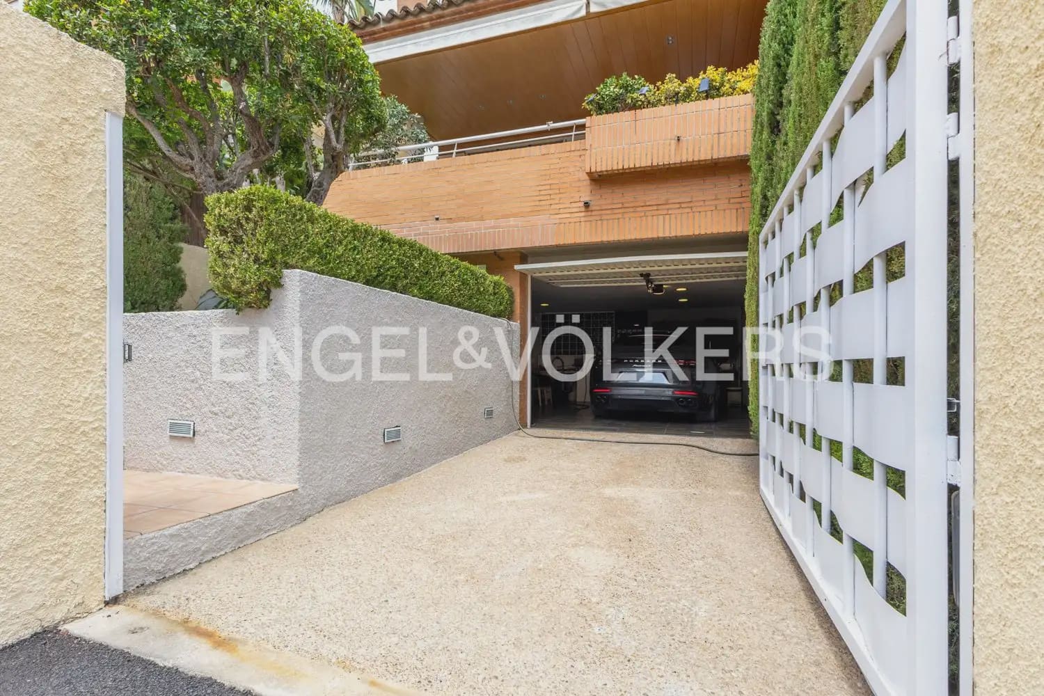 3 sovrum Radhus att hyra i Valencia stad med pool garage - 4 100 € (Ref: 9996345)