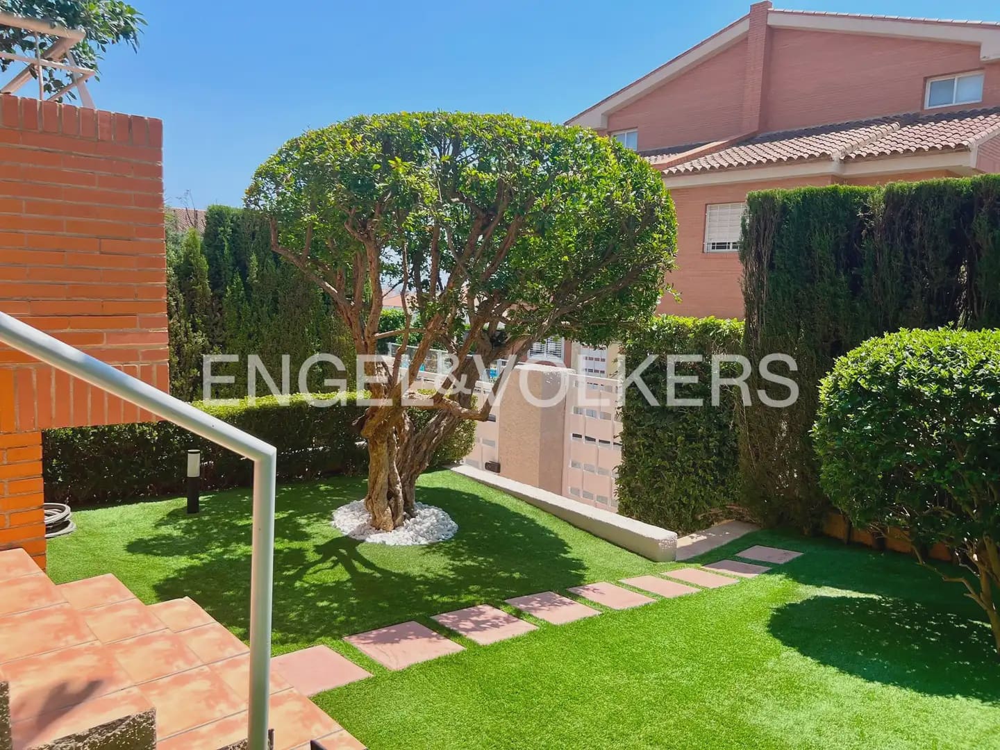 3 sovrum Radhus att hyra i Valencia stad med pool garage - 4 100 € (Ref: 9996345)