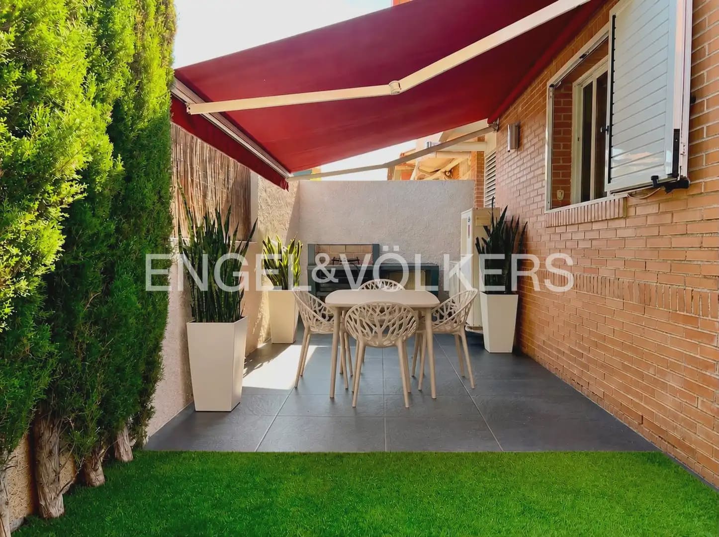 3 sovrum Radhus att hyra i Valencia stad med pool garage - 4 100 € (Ref: 9996345)