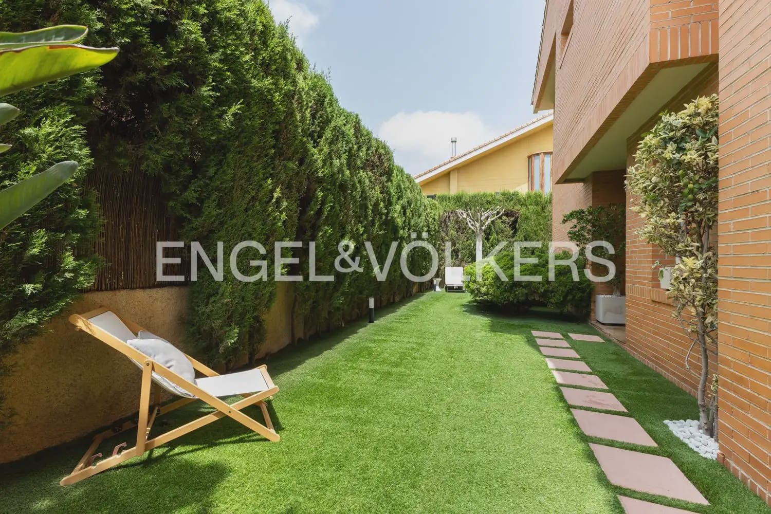 3 sovrum Radhus att hyra i Valencia stad med pool garage - 4 100 € (Ref: 9996345)