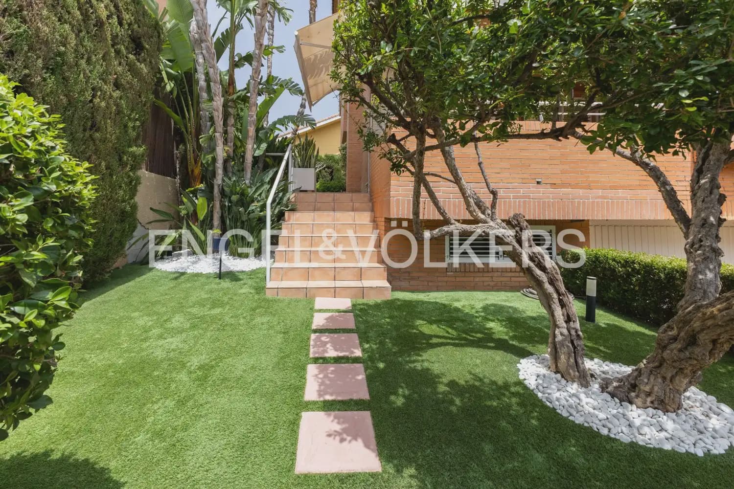 3 sovrum Radhus att hyra i Valencia stad med pool garage - 4 100 € (Ref: 9996345)