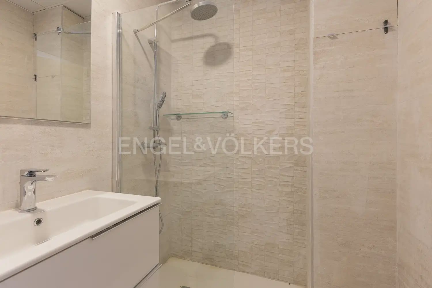 3 soverom Leilighet til leie i Valencia by med svømmebasseng garasje - € 2 500 (Ref: 9997550)