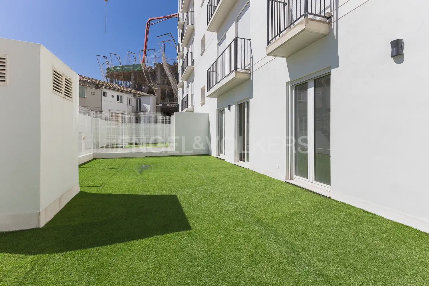 3 soverom Leilighet til leie i Valencia by med svømmebasseng garasje - € 2 500 (Ref: 9997550)