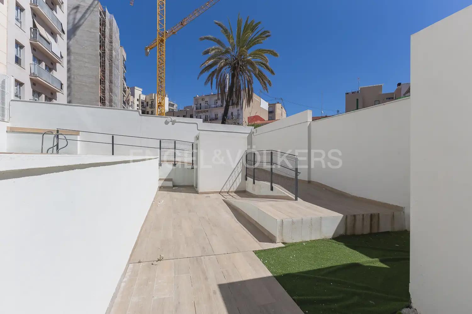3 soverom Leilighet til leie i Valencia by med svømmebasseng garasje - € 2 500 (Ref: 9997550)