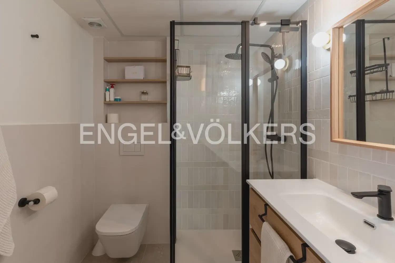 1 sovrum Lägenhet att hyra i Valencia stad - 2 500 € (Ref: 9997551)