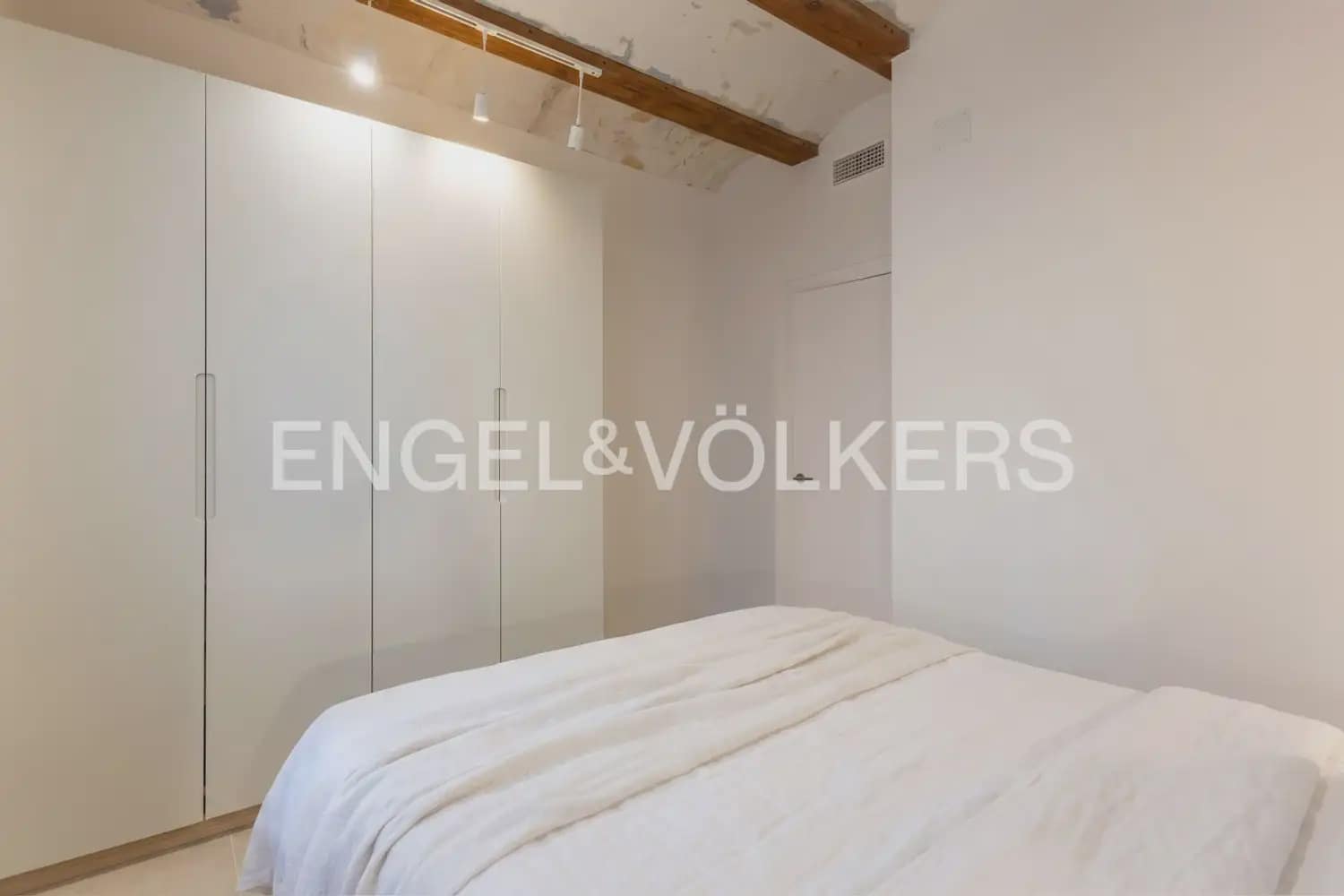 1 sovrum Lägenhet att hyra i Valencia stad - 2 500 € (Ref: 9997551)