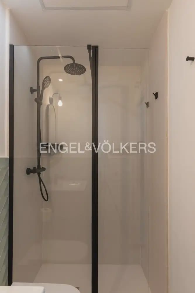 2 sovrum Lägenhet att hyra i Valencia stad - 3 000 € (Ref: 9997552)