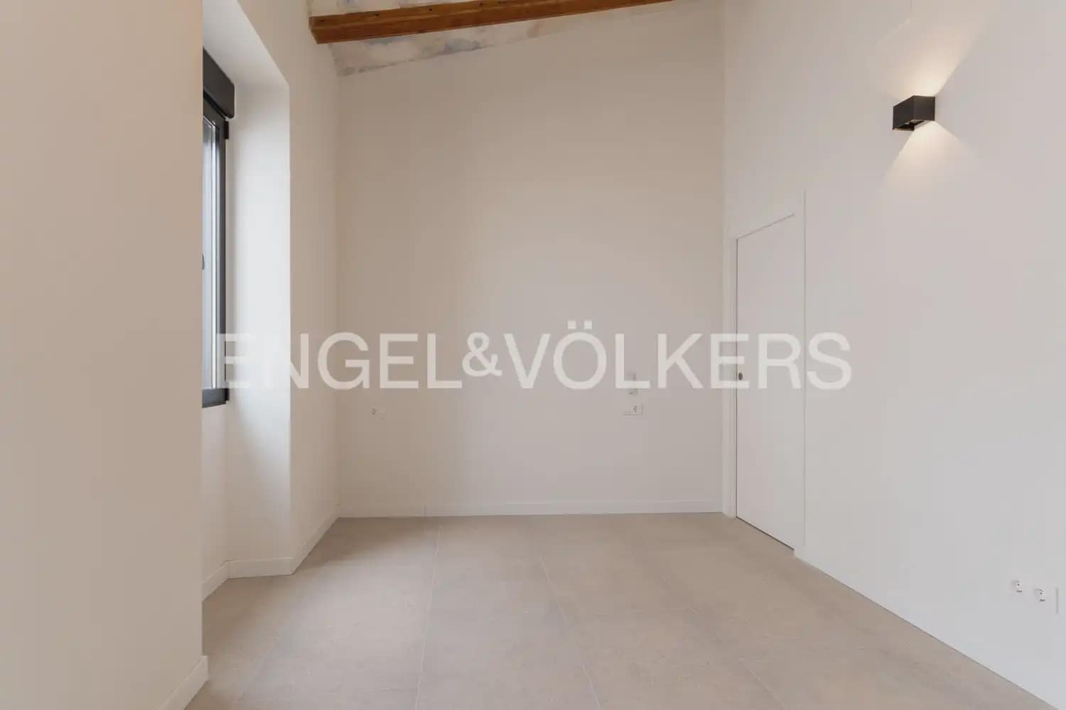 2 sovrum Lägenhet att hyra i Valencia stad - 3 000 € (Ref: 9997552)