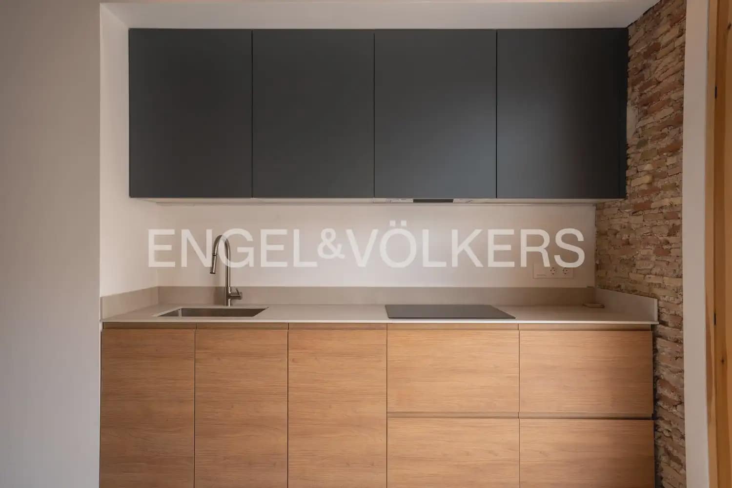 2 sovrum Lägenhet att hyra i Valencia stad - 3 000 € (Ref: 9997552)