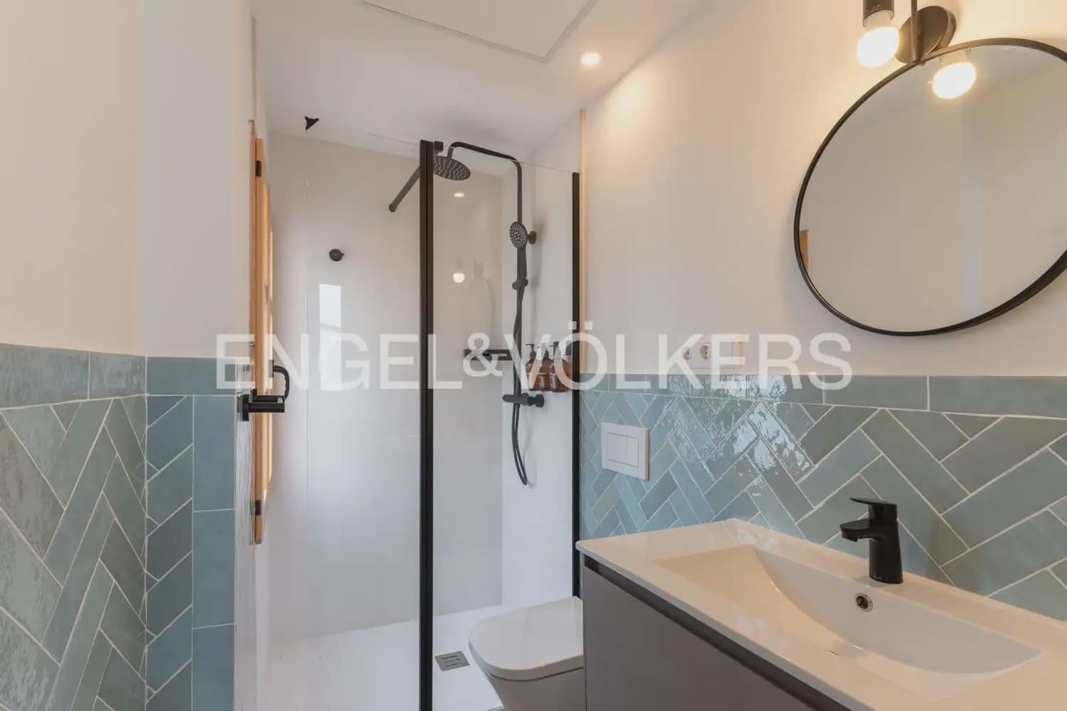 2 sovrum Lägenhet att hyra i Valencia stad - 3 000 € (Ref: 9997552)