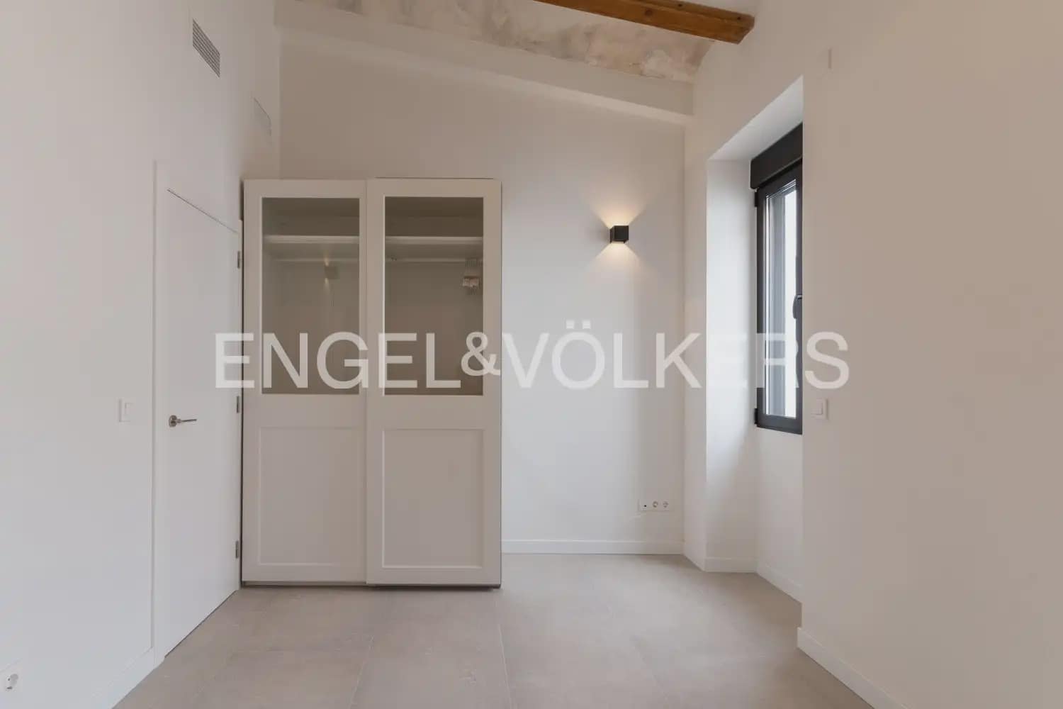 2 sovrum Lägenhet att hyra i Valencia stad - 3 000 € (Ref: 9997552)