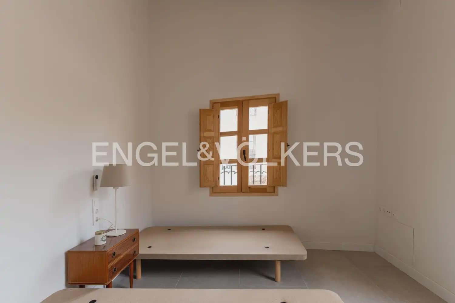 2 sovrum Lägenhet att hyra i Valencia stad - 3 000 € (Ref: 9997552)