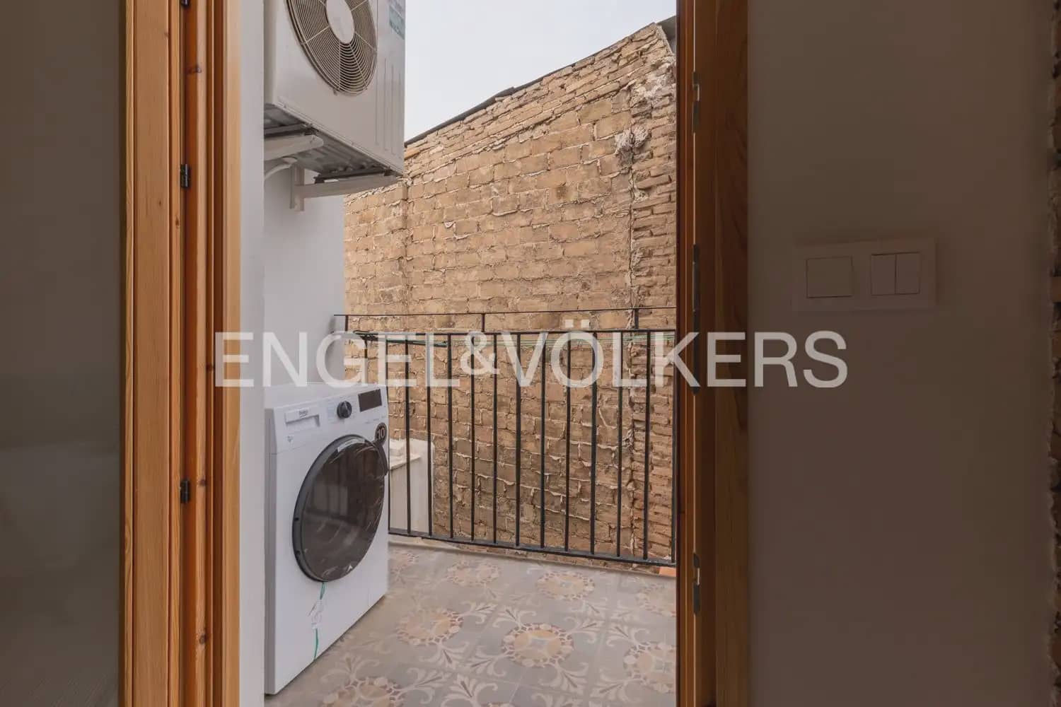 2 sovrum Lägenhet att hyra i Valencia stad - 3 000 € (Ref: 9997552)
