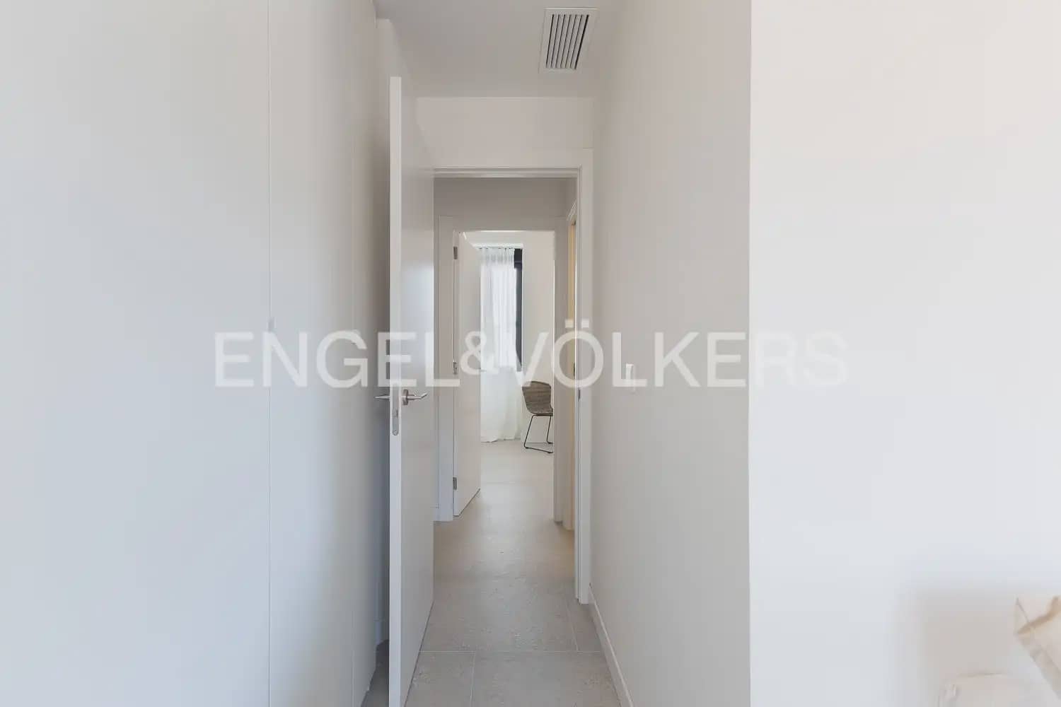 2 sovrum Lägenhet att hyra i Valencia stad - 3 000 € (Ref: 9997552)