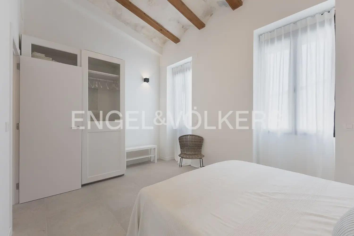 2 sovrum Lägenhet att hyra i Valencia stad - 3 000 € (Ref: 9997552)