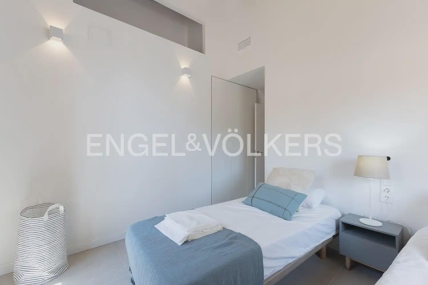 2 sovrum Lägenhet att hyra i Valencia stad - 3 000 € (Ref: 9997552)