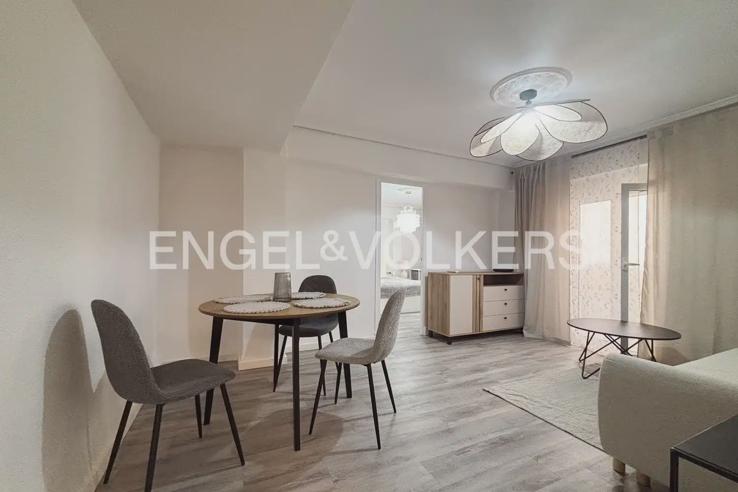 2 Zimmer Wohnung zu vermieten in Valencia Stadt - 1.200 € (Ref: 9997554)