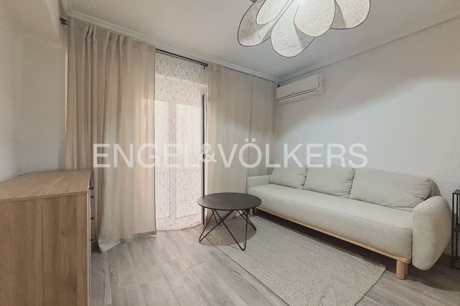 2 Zimmer Wohnung zu vermieten in Valencia Stadt - 1.200 € (Ref: 9997554)