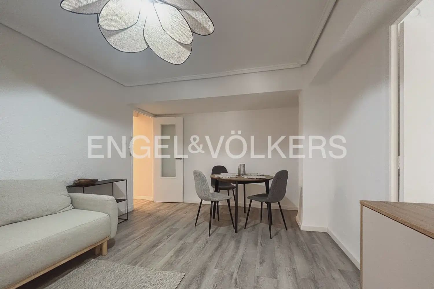 2 Zimmer Wohnung zu vermieten in Valencia Stadt - 1.200 € (Ref: 9997554)