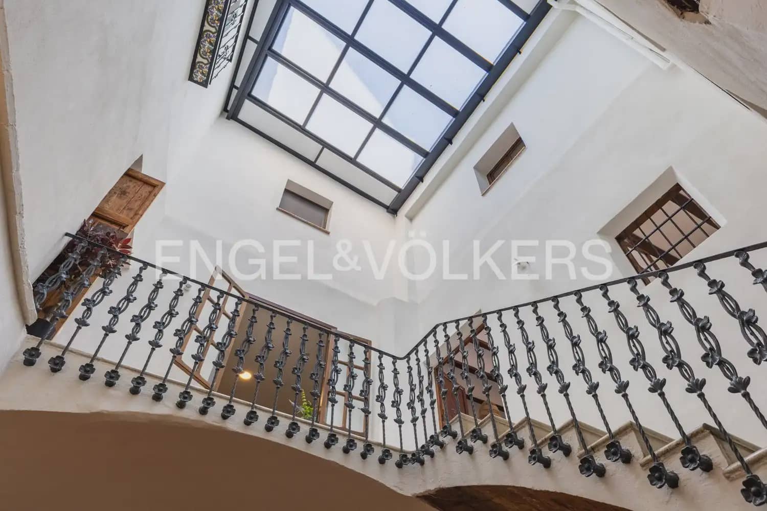 6 soveværelse Byhus til salg i Xativa med swimmingpool garage - € 795.000 (Ref: 9997555)