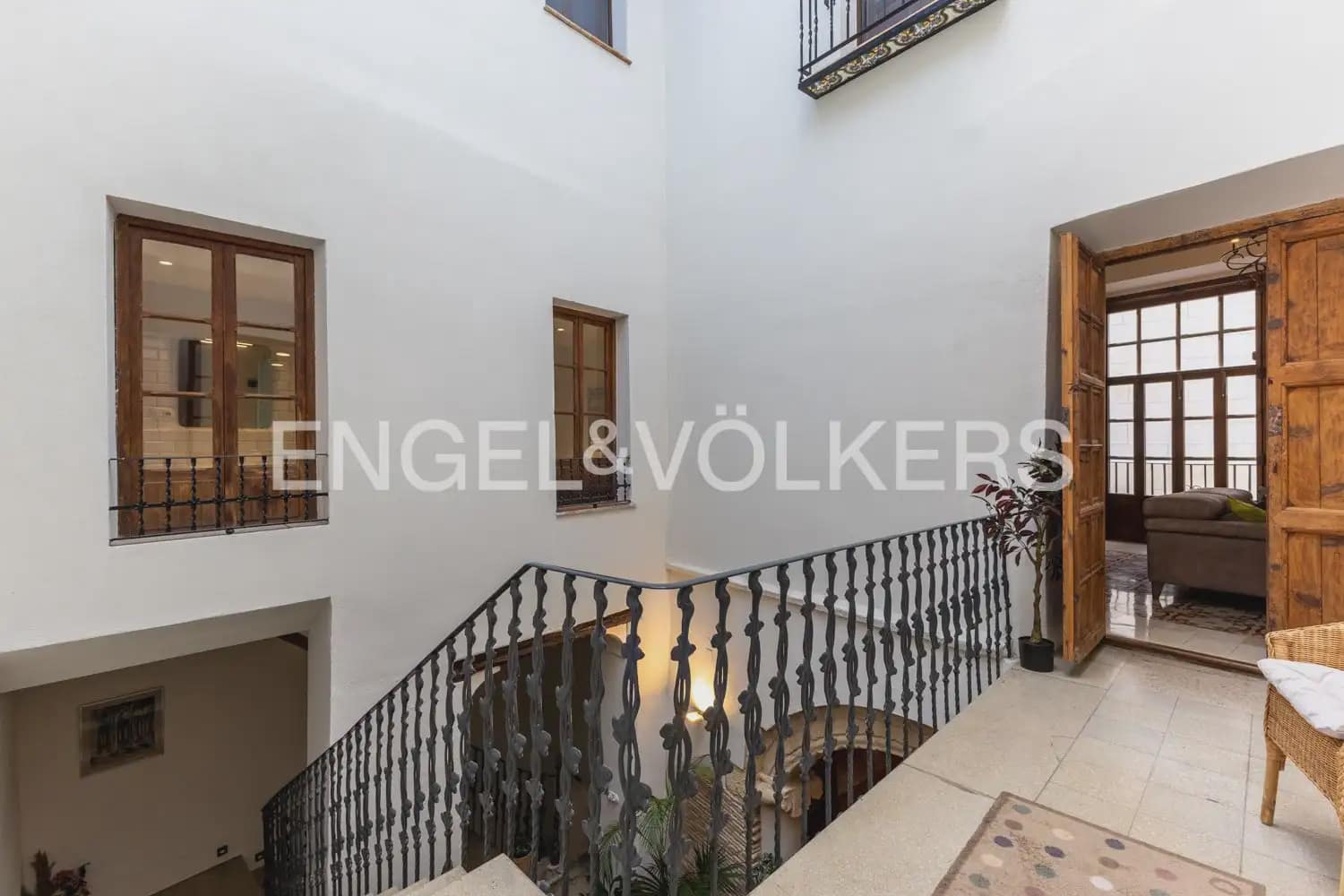 6 soveværelse Byhus til salg i Xativa med swimmingpool garage - € 795.000 (Ref: 9997555)