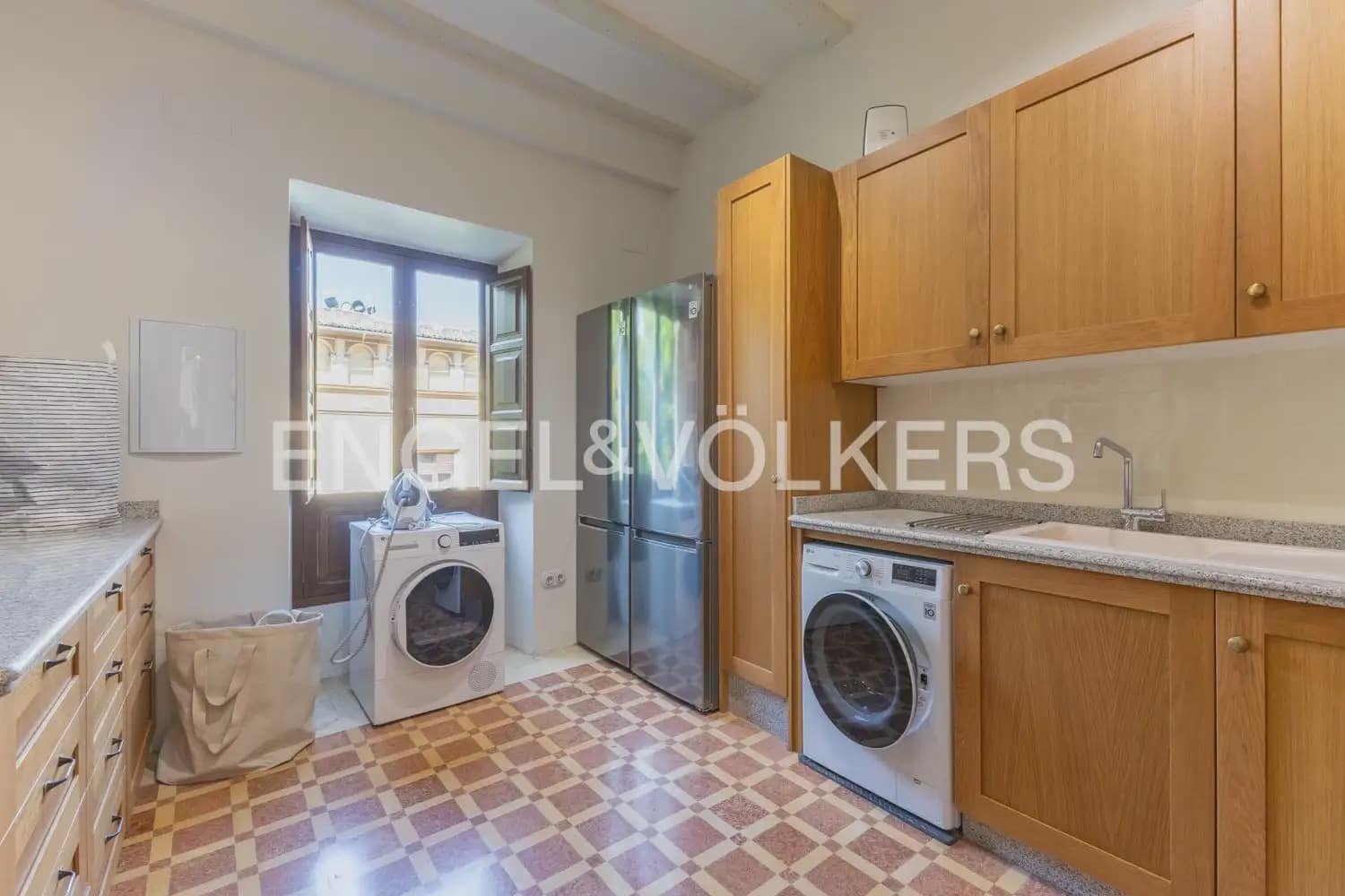 6 soveværelse Byhus til salg i Xativa med swimmingpool garage - € 795.000 (Ref: 9997555)