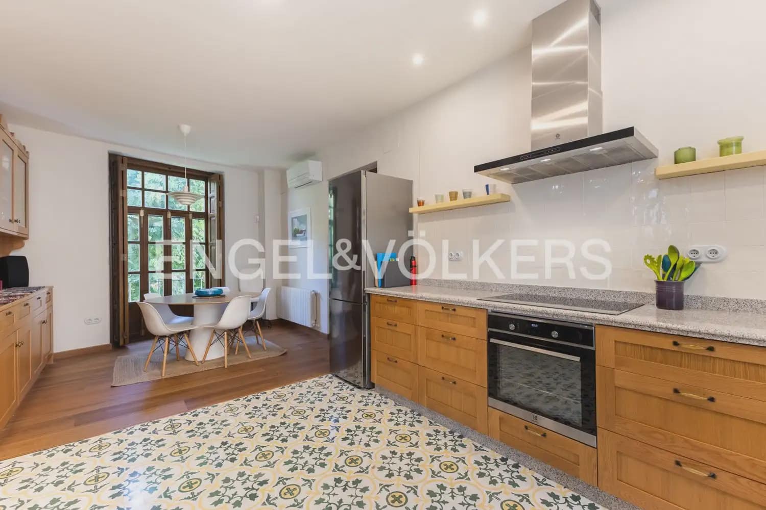 6 soveværelse Byhus til salg i Xativa med swimmingpool garage - € 795.000 (Ref: 9997555)