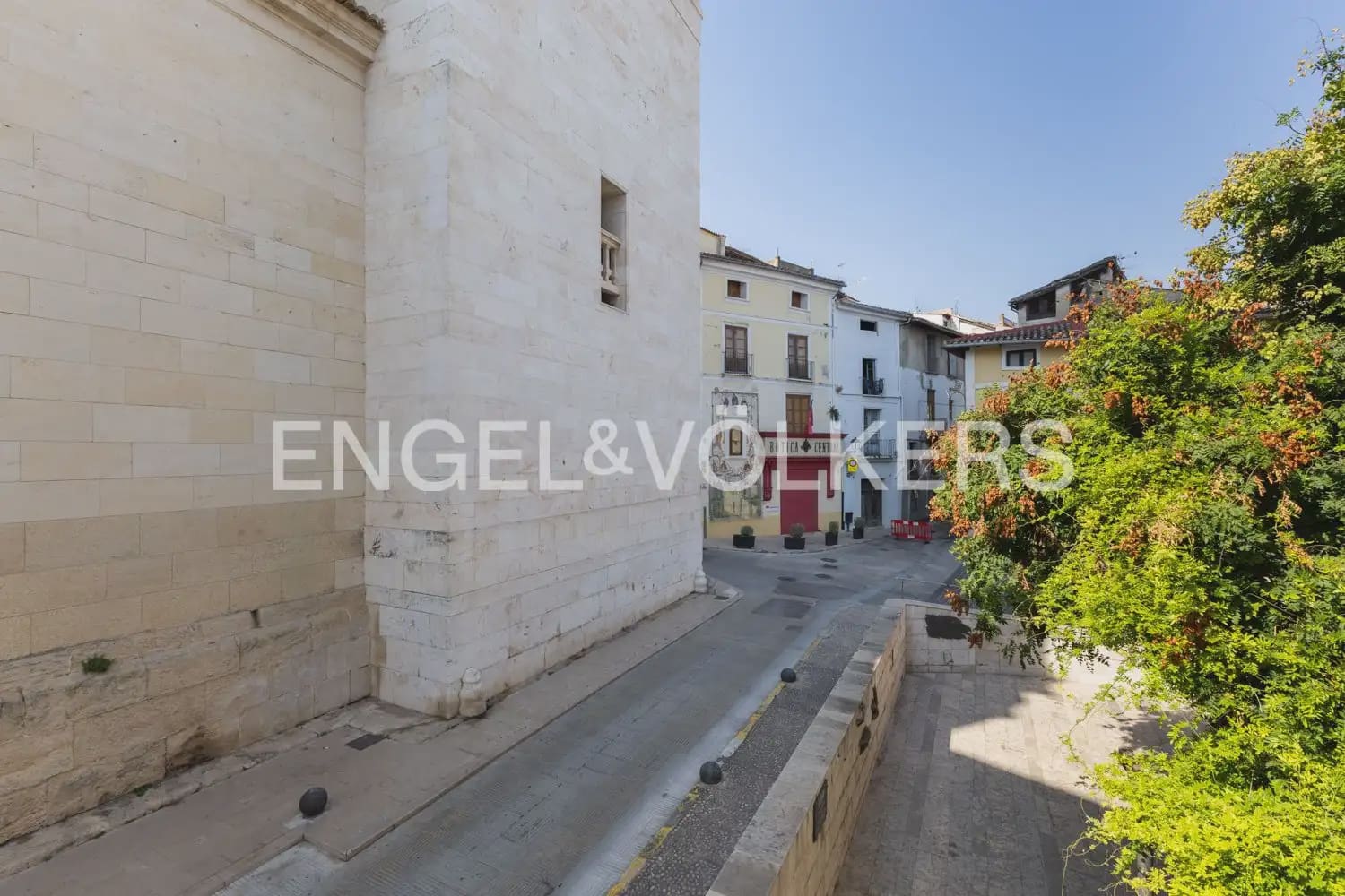 6 soveværelse Byhus til salg i Xativa med swimmingpool garage - € 795.000 (Ref: 9997555)