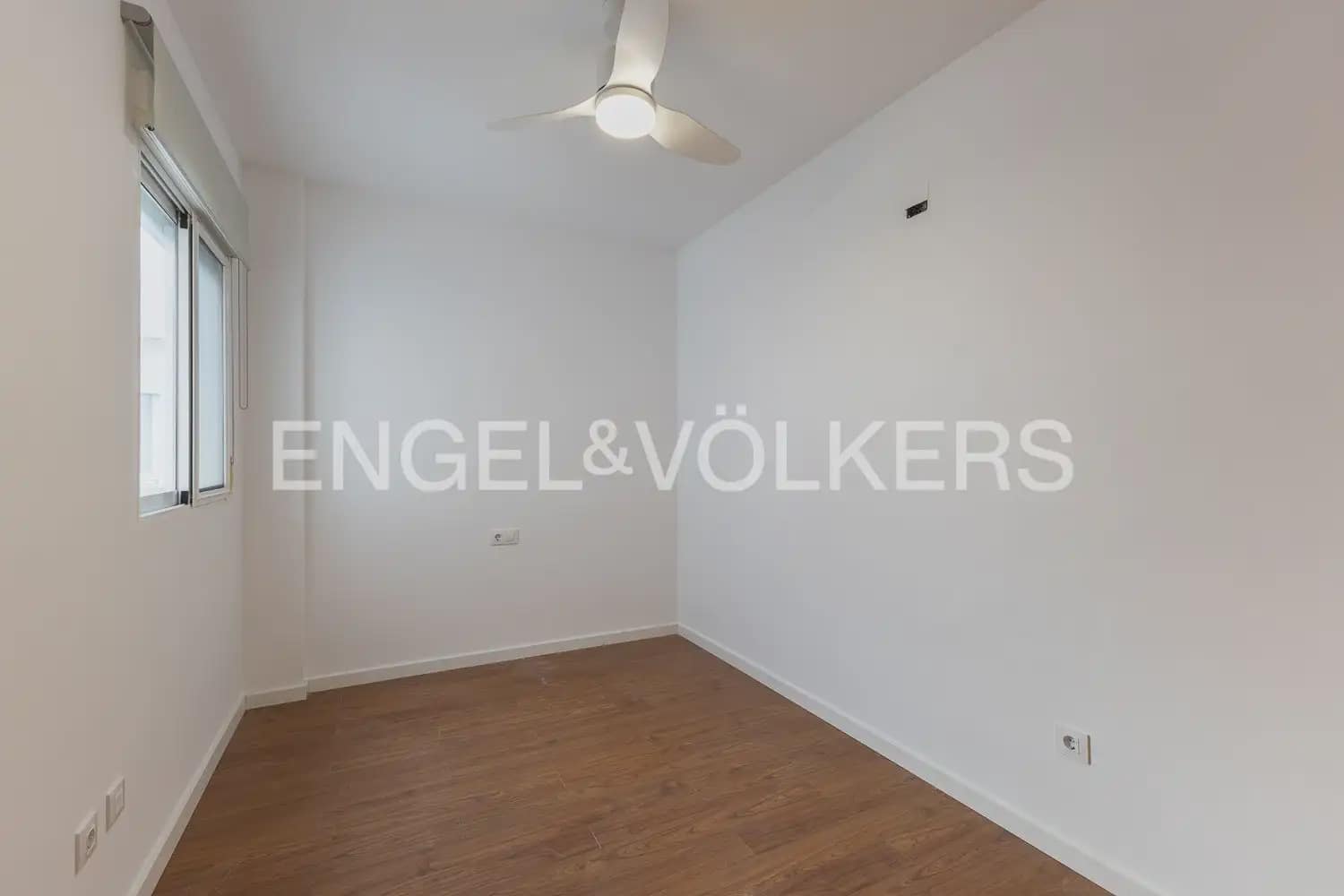 3 bedroom Penthouse for rent in Algemesi with garage - € 1,300 (Ref: 9997672)