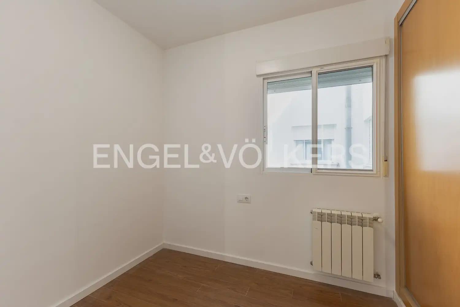 3 bedroom Penthouse for rent in Algemesi with garage - € 1,300 (Ref: 9997672)