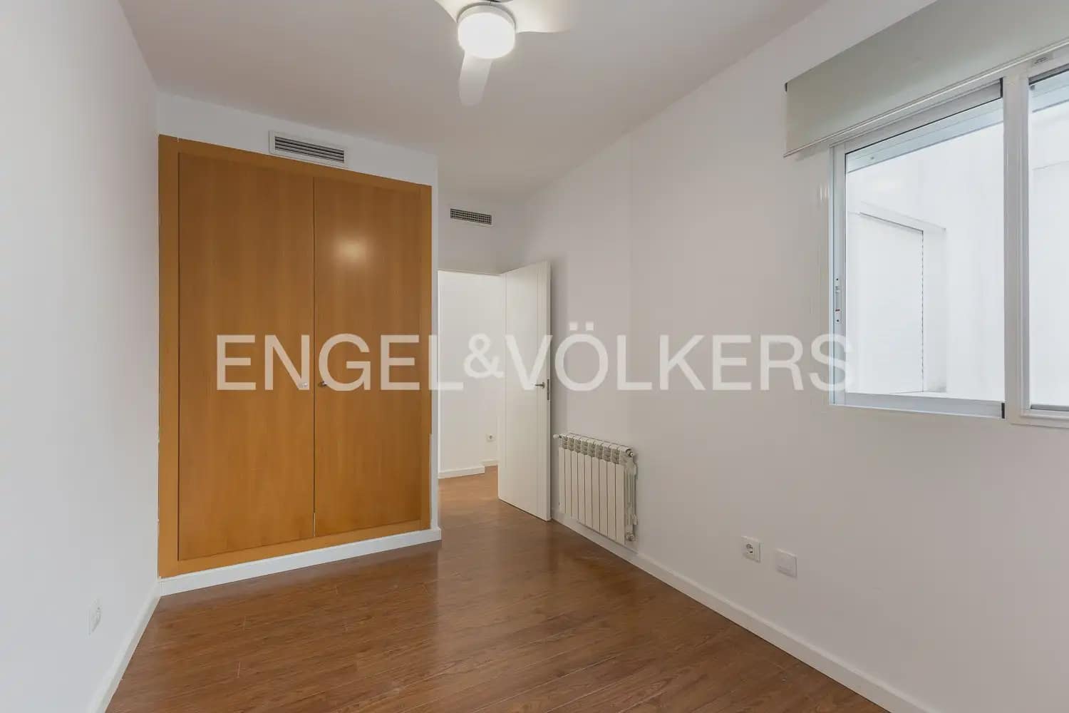 3 bedroom Penthouse for rent in Algemesi with garage - € 1,300 (Ref: 9997672)
